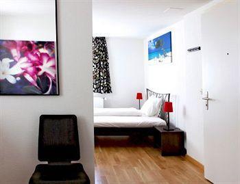 Swiss Star Guesthouse District 4 - Contactless Self Check-In 苏黎世 外观 照片